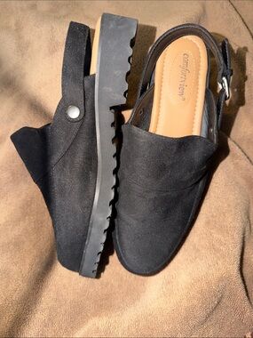 Comfortview Black Slingback Clog Mules with Buckle Strap